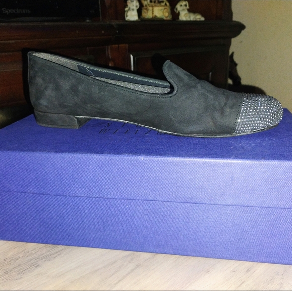 Stuart Weitzman Women\'s Lingo Stud Pleated Flats
